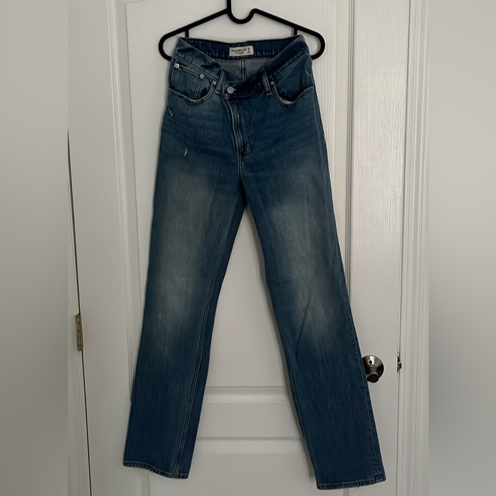 Abercrombie 26L 90s straight jeans- cross front